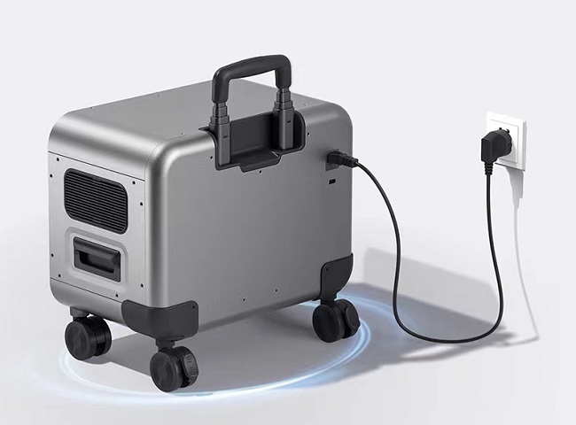 Sạc lại pin cho trạm phát điện di động bằng ổ cắm tại nhà (điện lưới)